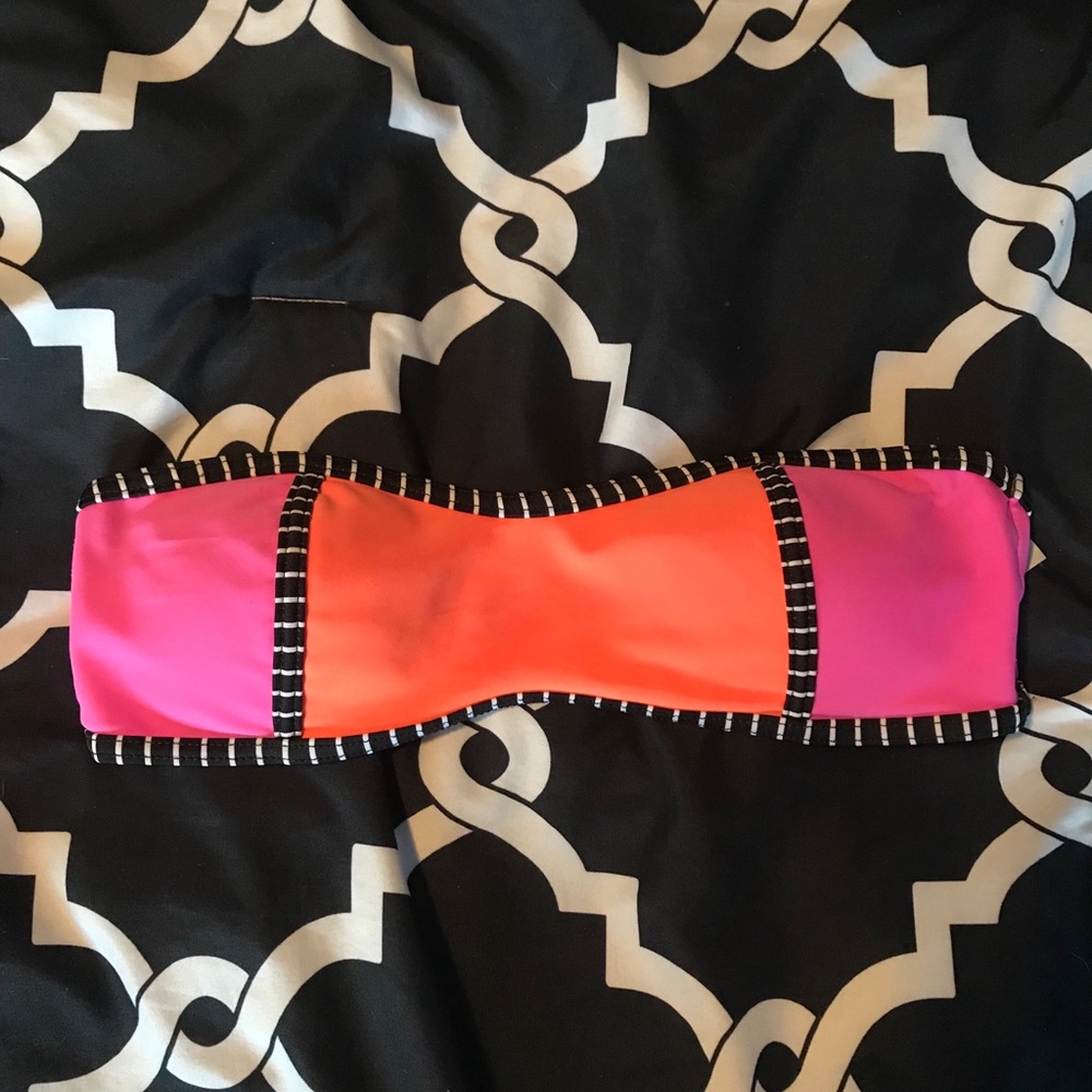 Strapless swimsuit